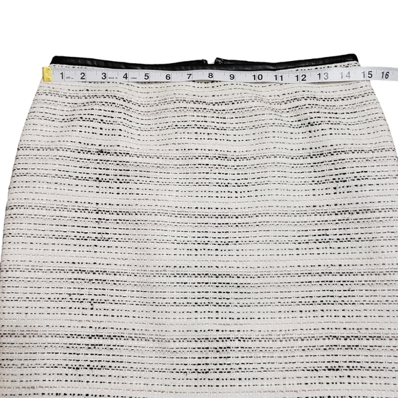 Calvin Klein Tweed Textured Marled Pattern Faux Leather Trim Pencil Skirt Size 2 - Picture 4 of 9